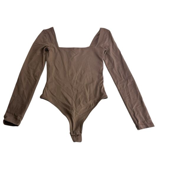 Aritzia Tops - Aritzia Babaton Contour Brown Square Neck Long Sleeve Bodysuit Size XS